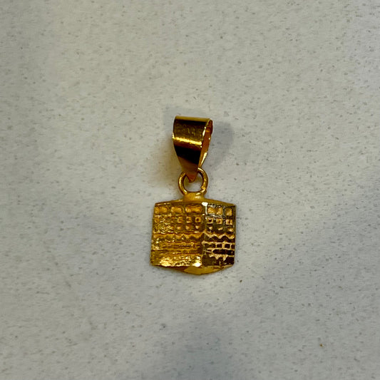 Gold Kaaba Pendant 1