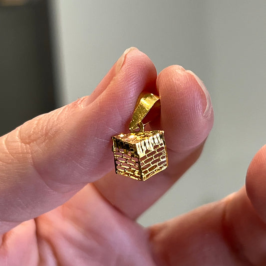 Gold Kaaba Pendant 2